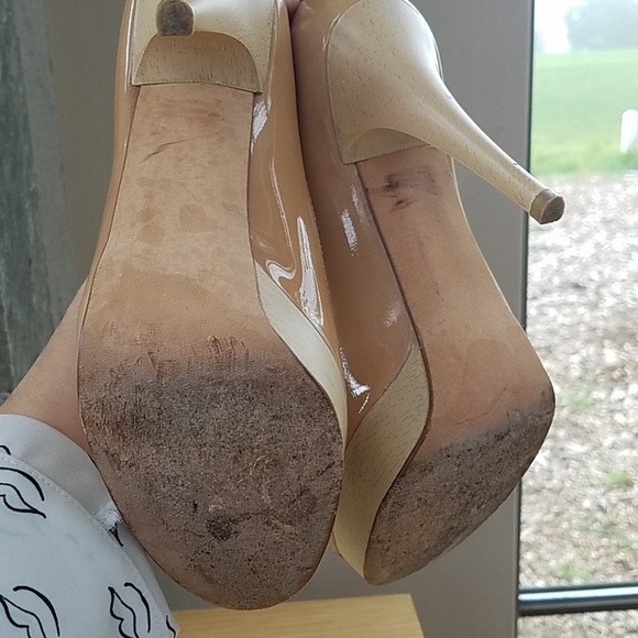 Stuart Weitzman Platform Nude Heels - Picture 5 of 8